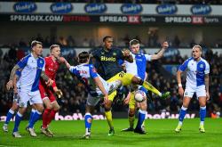 雷速体育比分直播-瓦伦西亚主场惨败，积分继续滑落