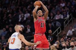 雷速体育比分官网直播-福建队轻取尼克斯，德罗赞点燃赛场的简单介绍