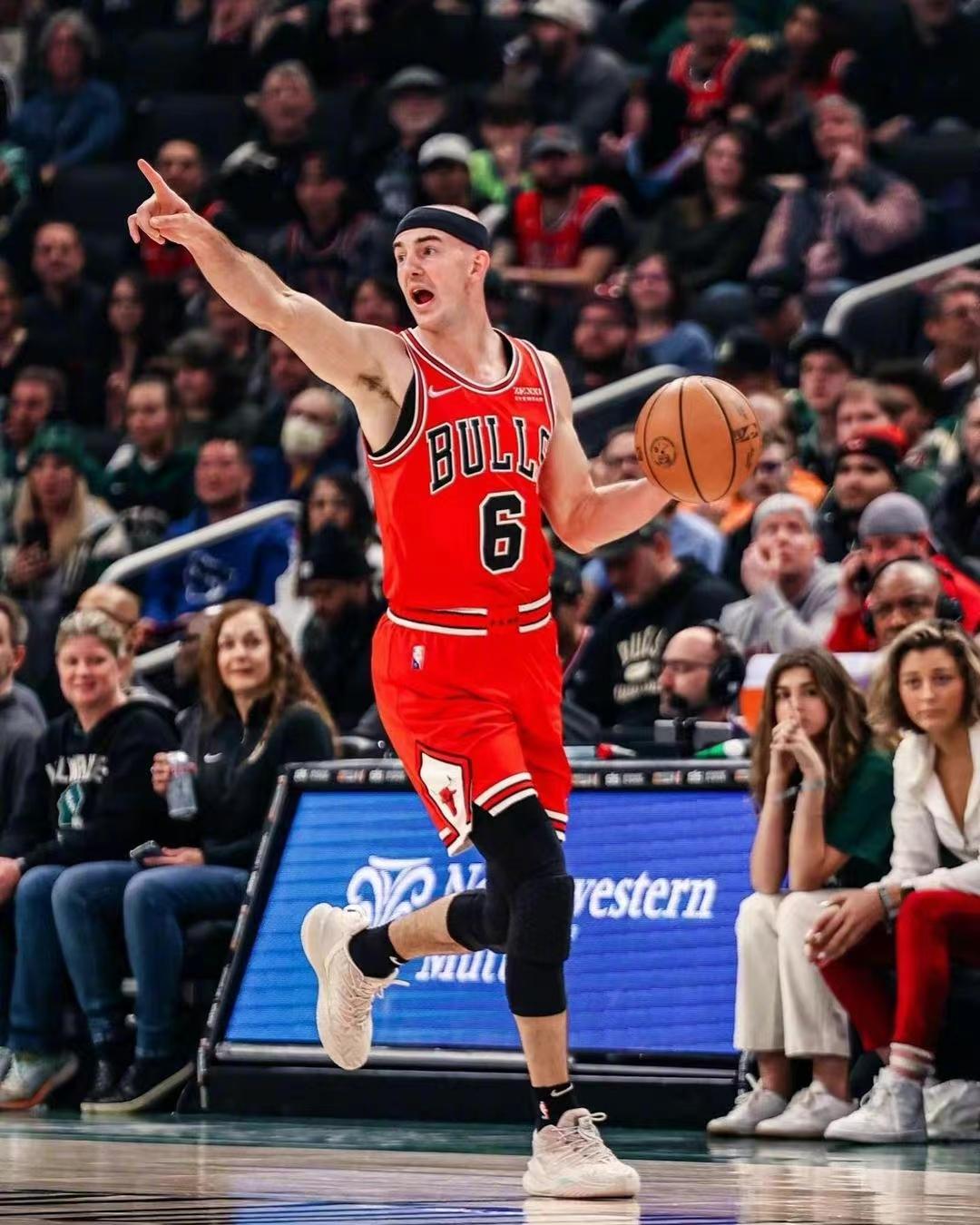 卡尔斯鲁厄队球员全力以赴,无惧强敌的简单介绍 卡尔斯鲁厄队球员全力以赴,无惧强敌的简单介绍