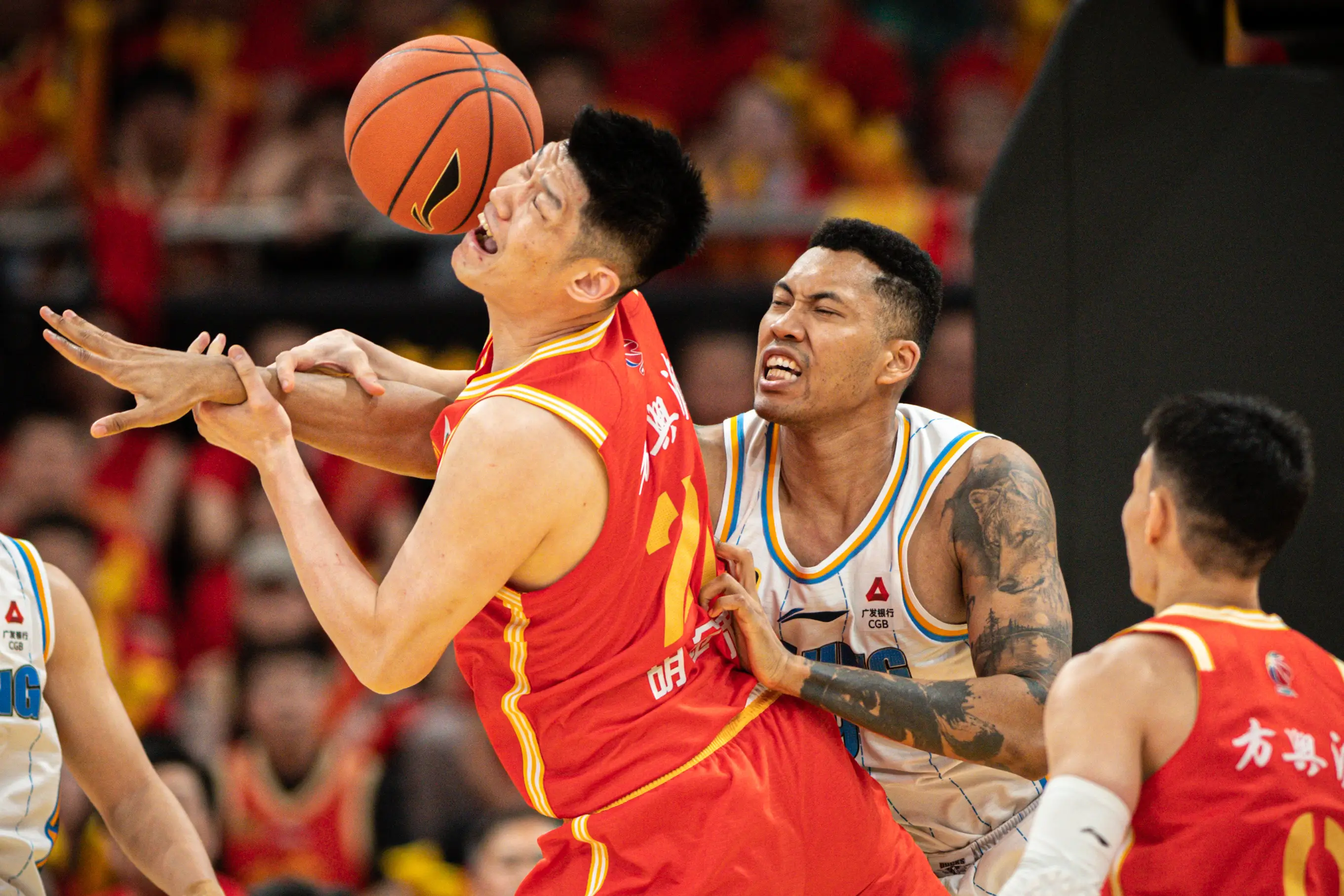 广东队完胜湖人,孙铭徽惊艳四座的简单介绍 广东队完胜湖人,孙铭徽惊艳四座的简单介绍