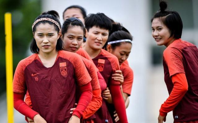 包含德国队鏖战中国队,黄鸭组合带队取胜的词条 包含德国队鏖战中国队,黄鸭组合带队取胜的词条